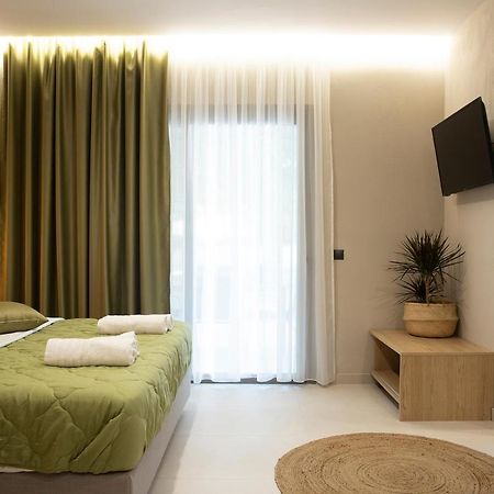 Olympus Suites Pandeleímonosz-part Kültér fotó