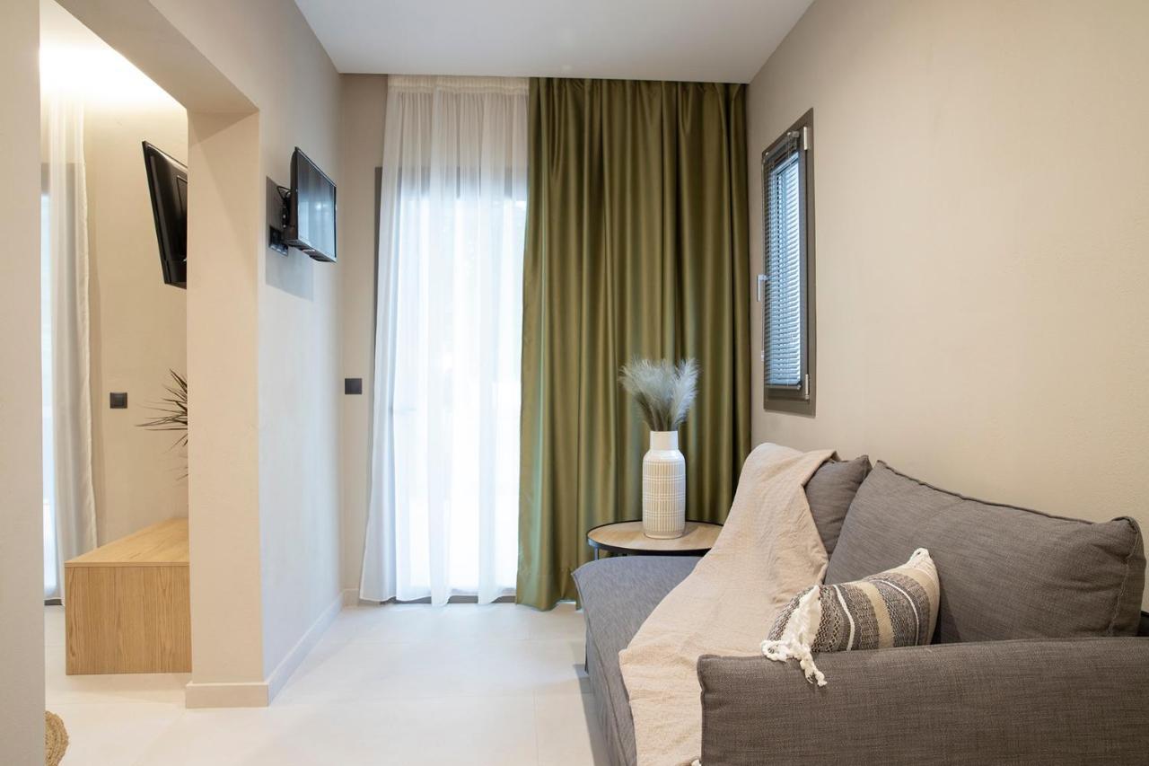Olympus Suites Pandeleímonosz-part Kültér fotó